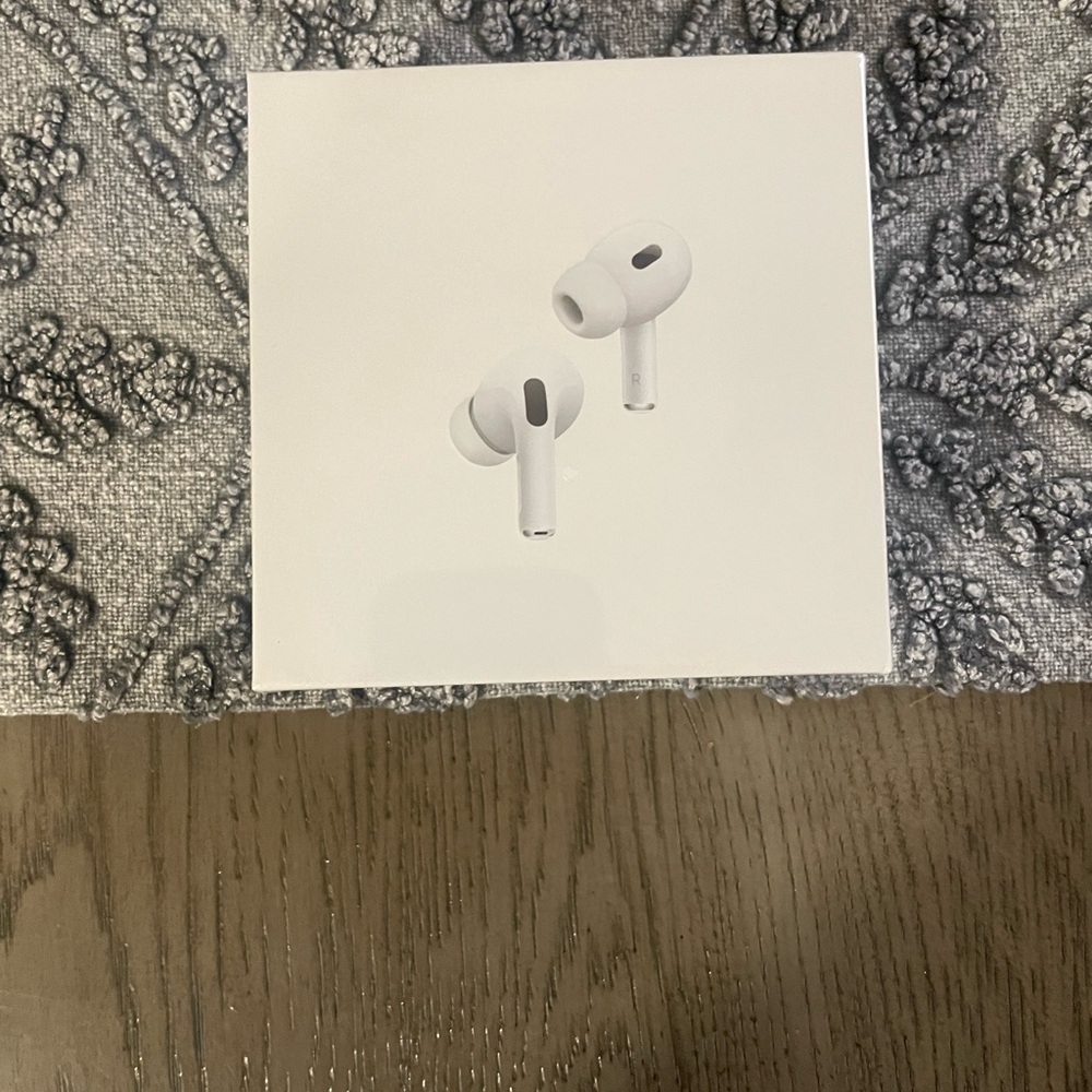 Apple AirPods Pro with MagSafe Charging Case